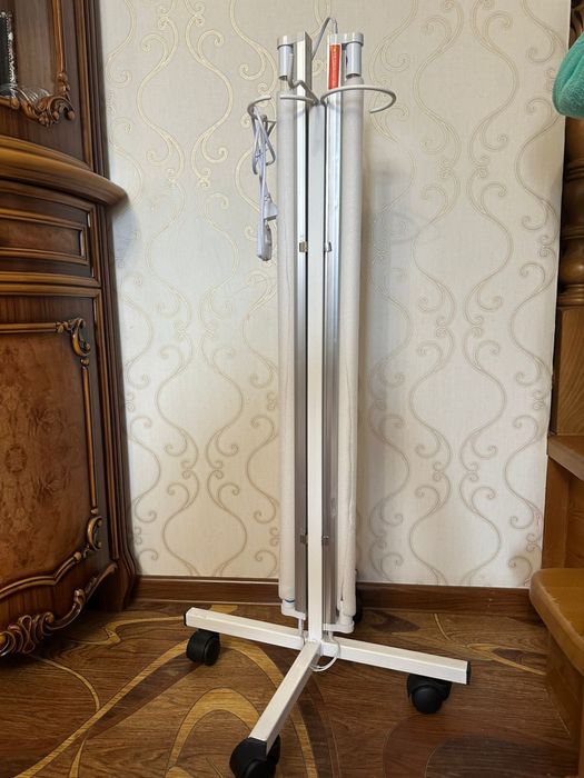 Квврцевая лампа на ножках