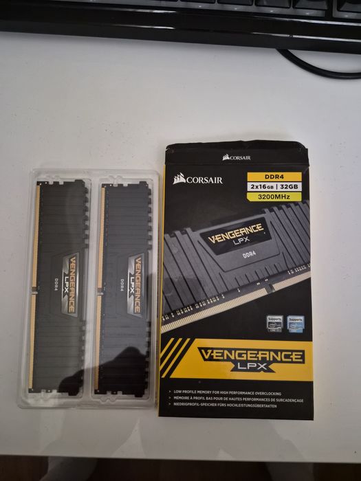 Corsair Vengeance LPX 2x8 GB DDR 4