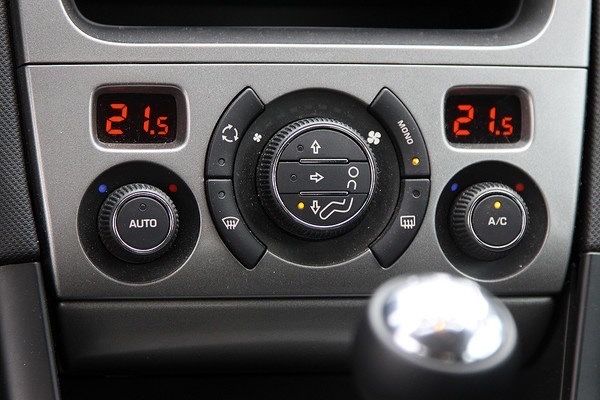 Панел климатроник Пежо 308 Peugeot 308