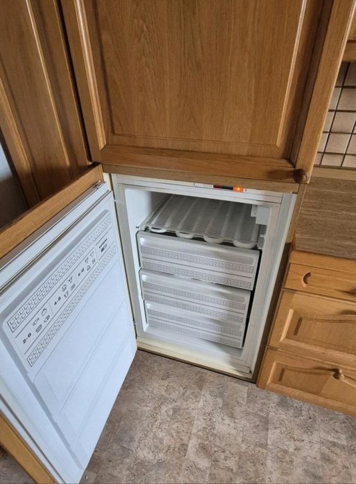 Bucătărie completă cu tot cu electrocasnice