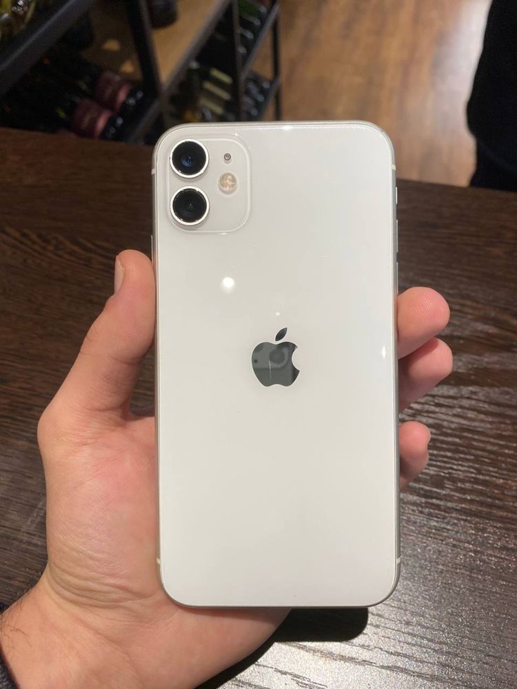 iPhone 11 белый цыет
