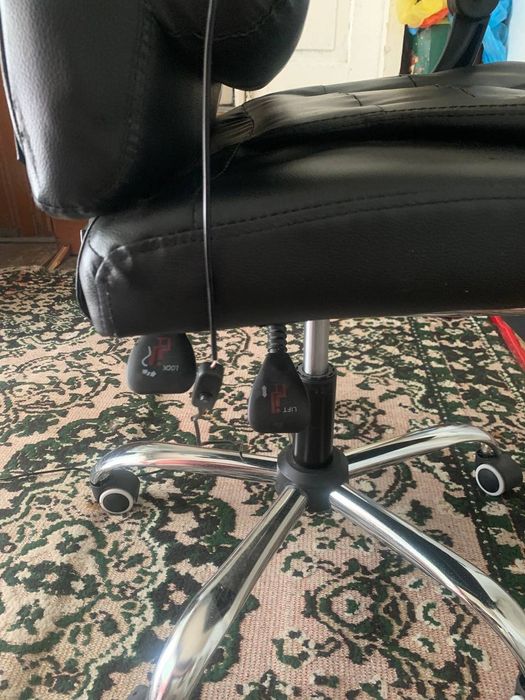 Стильное массажная кожаная кресло