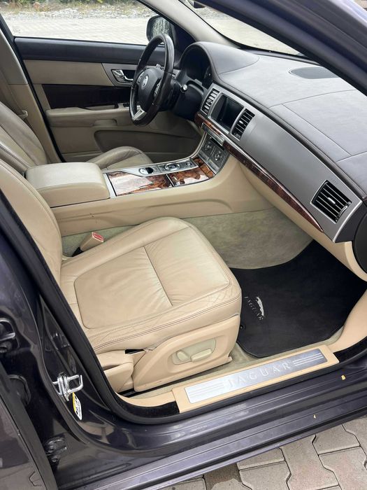 Jaguar XF 2009 impecabil