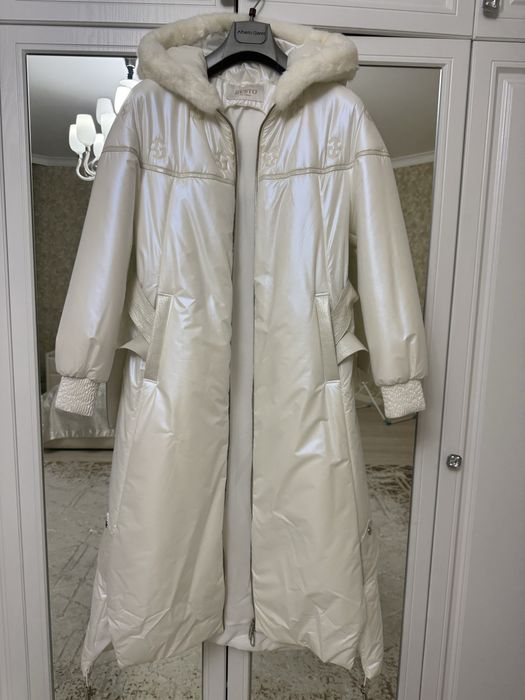 Продам абсолютно новую  зимнюю куртку