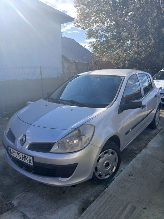 Renault Clio/ Seat