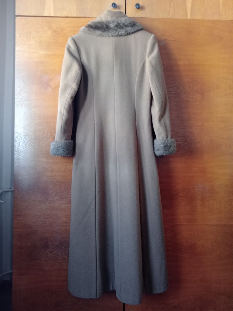 Palton de dama, lung, cu blanita, culoare bej, 80% lana, 20% poliamida