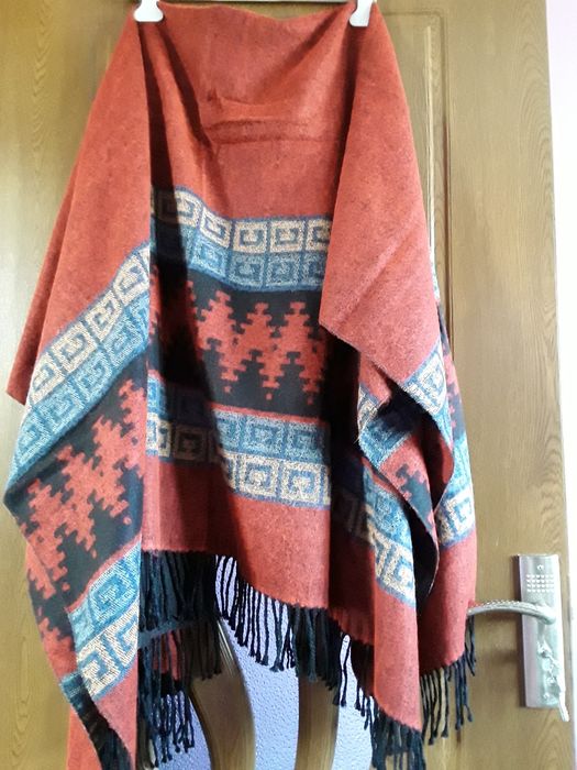 Vând Poncho Damă Nou Italia