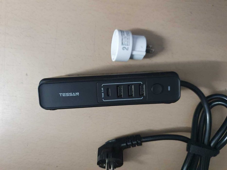 Convertor la 110V/2000W, de calatorie cu 4 porturi USB