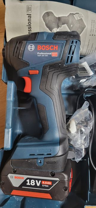 Bosch Professional акумулаторен комплект винтоверт импакт