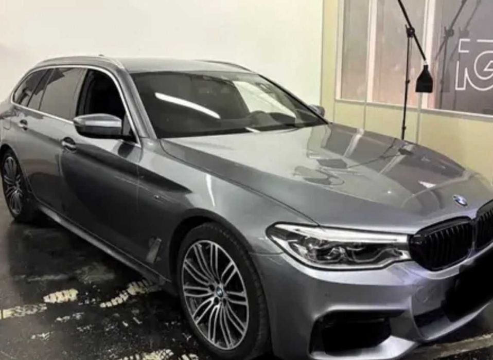 VÂND SERIA 5 = An 2020-Xdrive pachet M - 2.0 Disel .. Adusă Recent ..