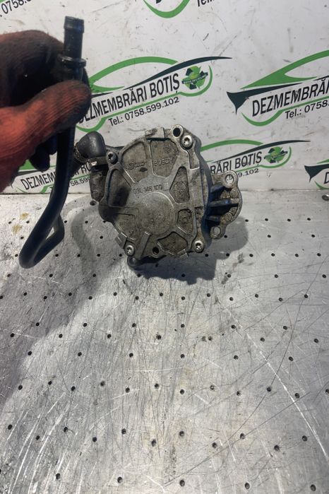 Pompa vacuum mecanica 03L 145 100 Audi A4 B8/8K