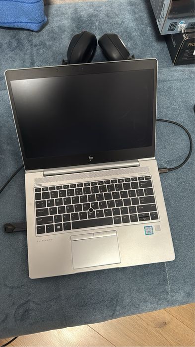 HP EliteBook 830
