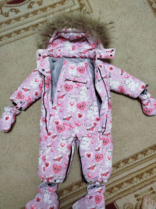 Продам зимний комбинезон, делается конвертом. 74 размер