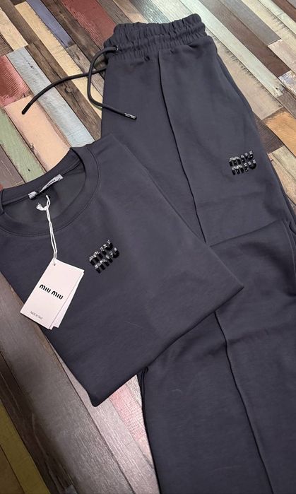 Trening compleu dama MiuMiu
Material Calitate premium 
M XXL 

3