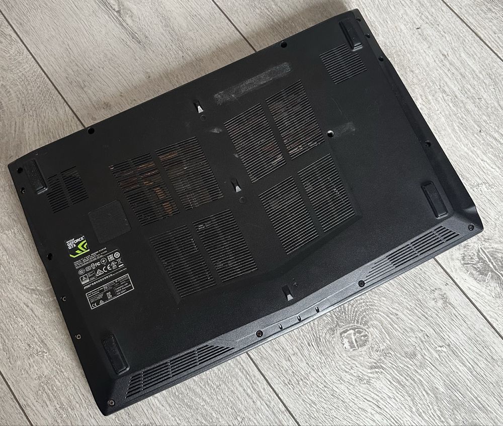Mega Ofertă!! Laptop Gaming MSI!! i5 gen 8!! Nvidia Geforce GTX 1050!!