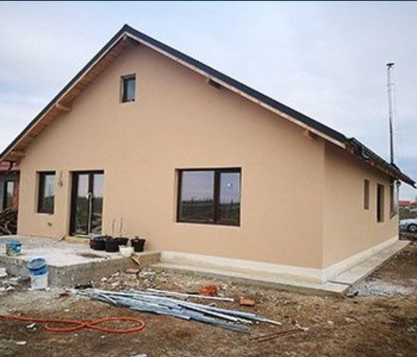 Vând casă pe structură metalică