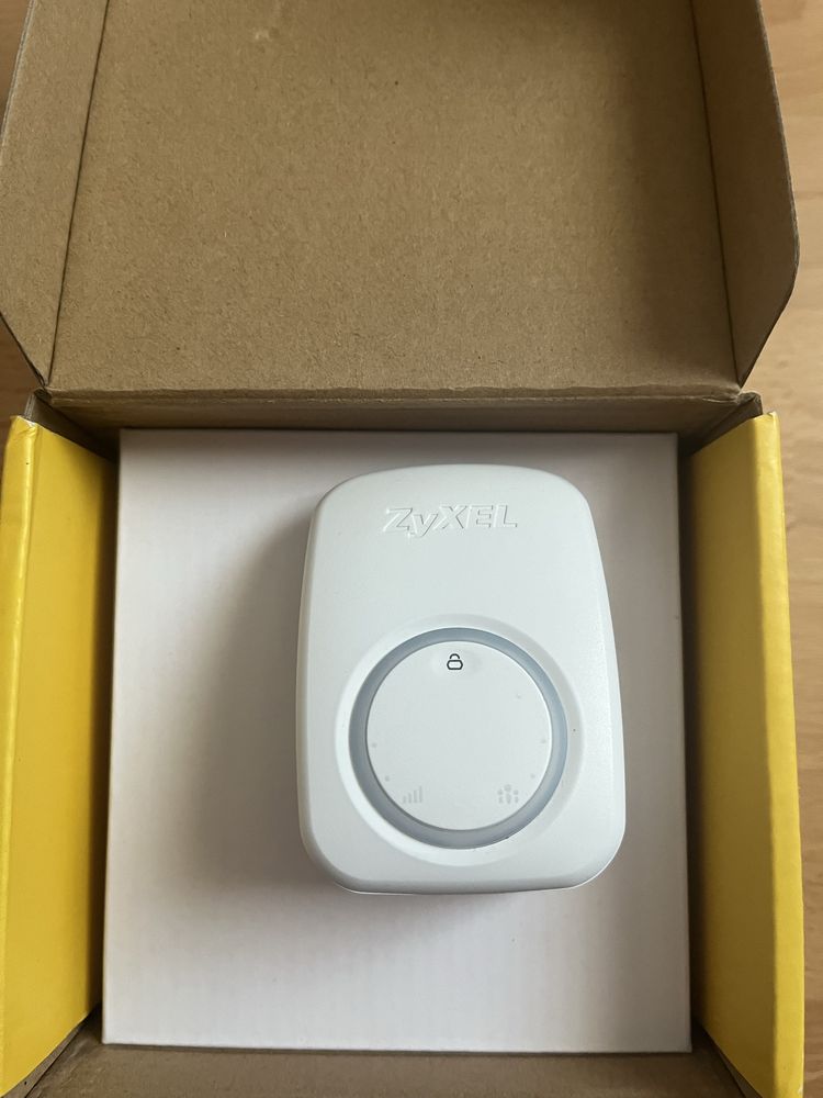 Extender Amplificator de semnal Wi-Fi WRE2206
