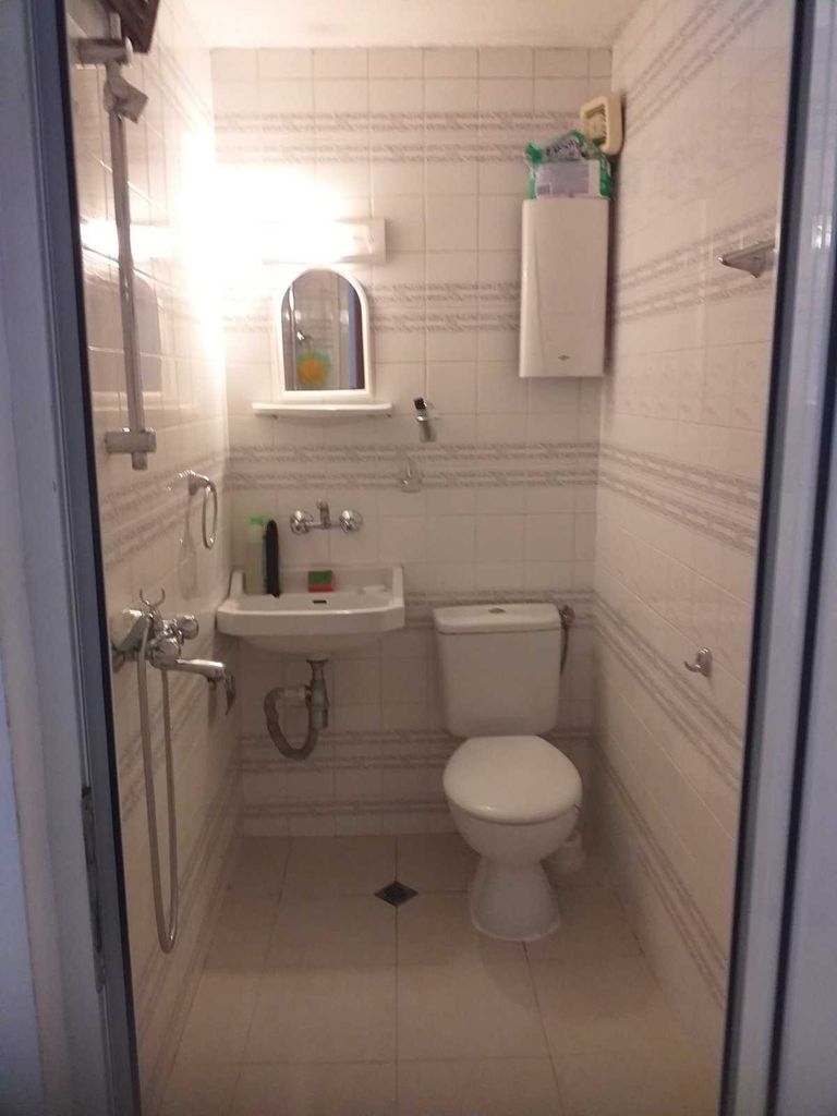 Дава се под наем Двустаен апартамент в Бургас, Лазур - 66 кв.м за 375 € - Снимка #4