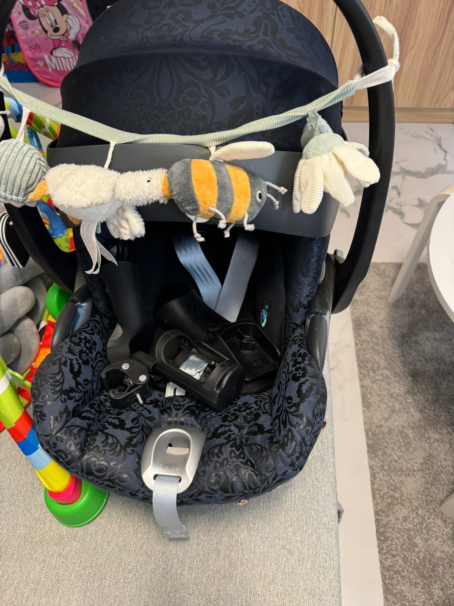 УПОТРЕБЯВАНА!!!Бебешка количка Cybex Priam 3 дизайн с мухи син
