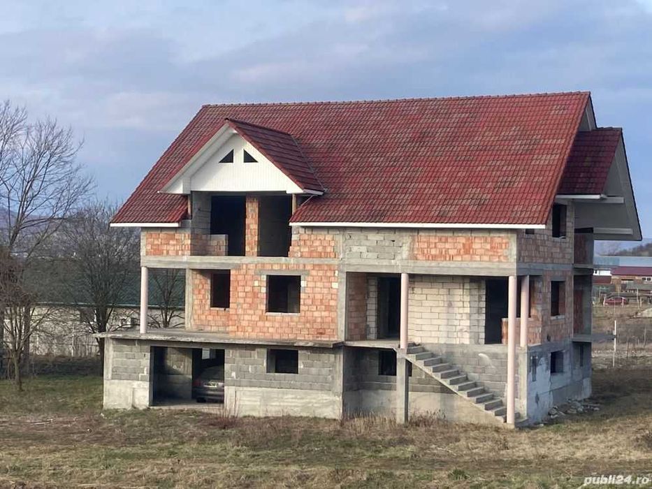 Casa in rosu, 3km de Dej, in Mica, localitate Manastirea - (jud. Cluj)