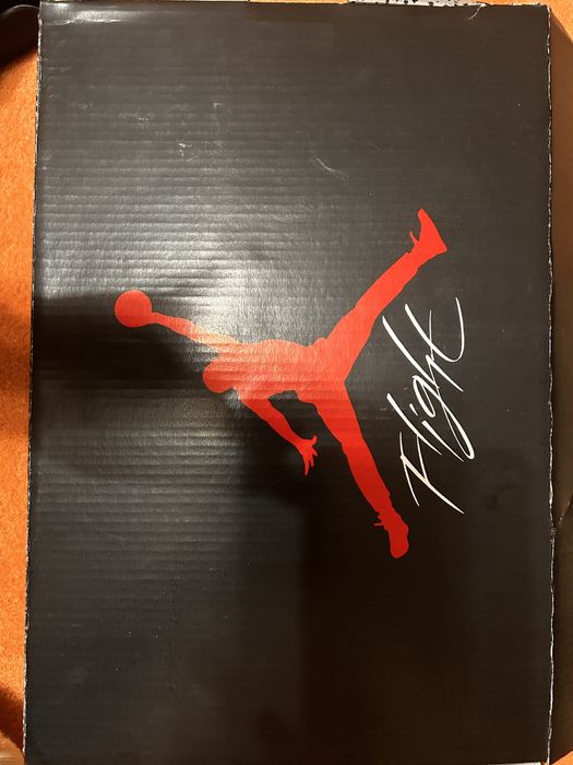 Jordan 4 white thunder