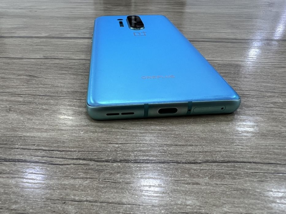 One plus 8 pro 12/256 gb