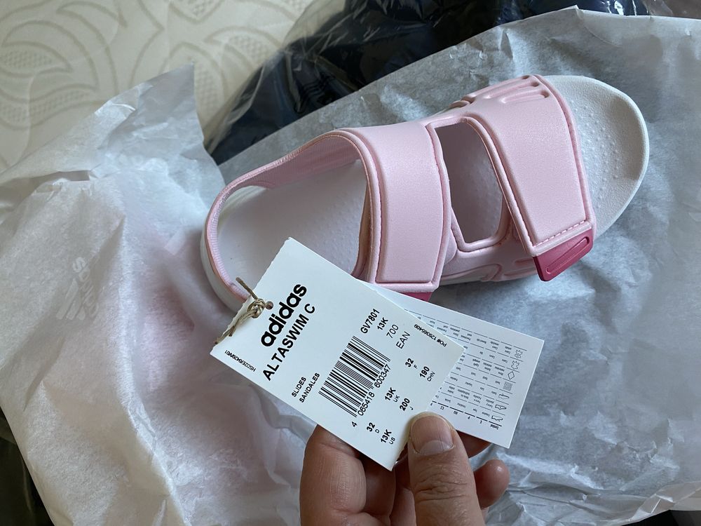 Нови сандали ADIDAS за момиче -32 номер