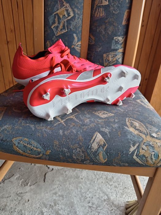 Ghete de fotbal pentru iarba