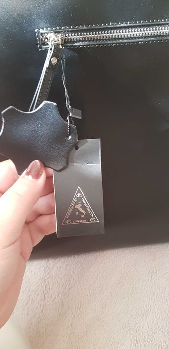 Продам женскую кожаную сумку Giorgio F