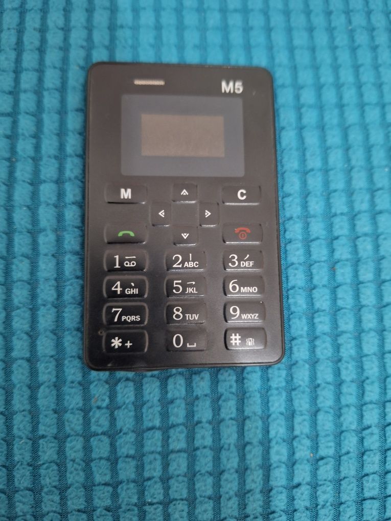 Mini telefon Aeku M5