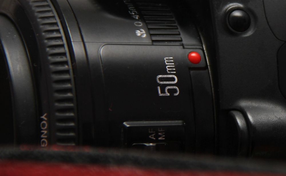 Срочно продам объектив 50 мм 1.8 для Canon EF