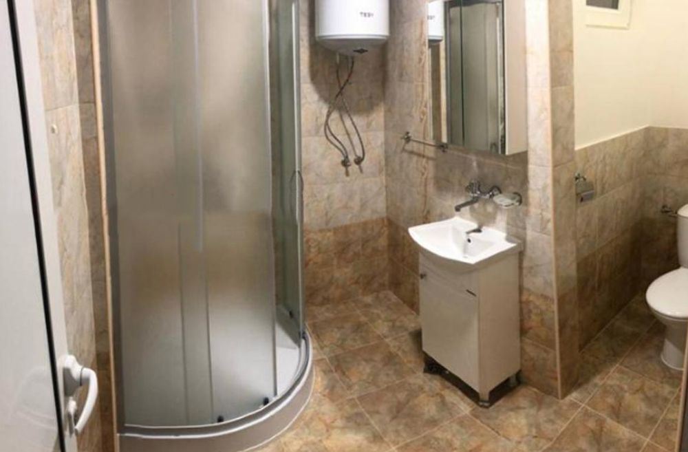 Дава се под наем Тристаен апартамент в Пловдив, Център - 110 кв.м за 490 € - Снимка #2