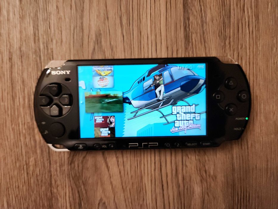 PlayStation Portabil (PSP) 3004 - modat, complet functional, card 64GB