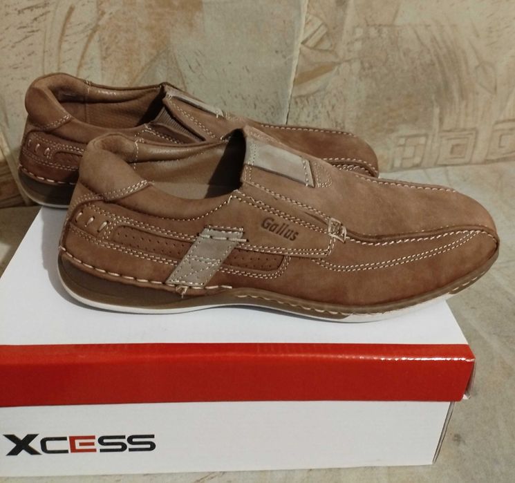 Нови мъжки обувки