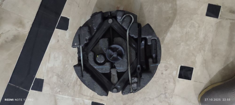 Шини диски.Диска балон домкрат комплект  от нексия 3