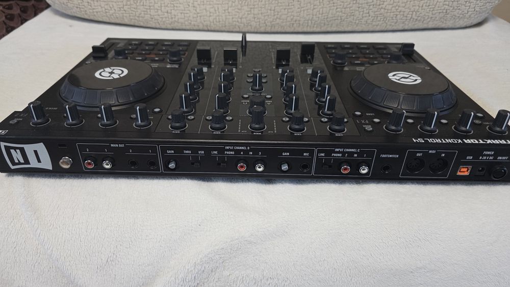 Traktor kontrol S4 Mk1