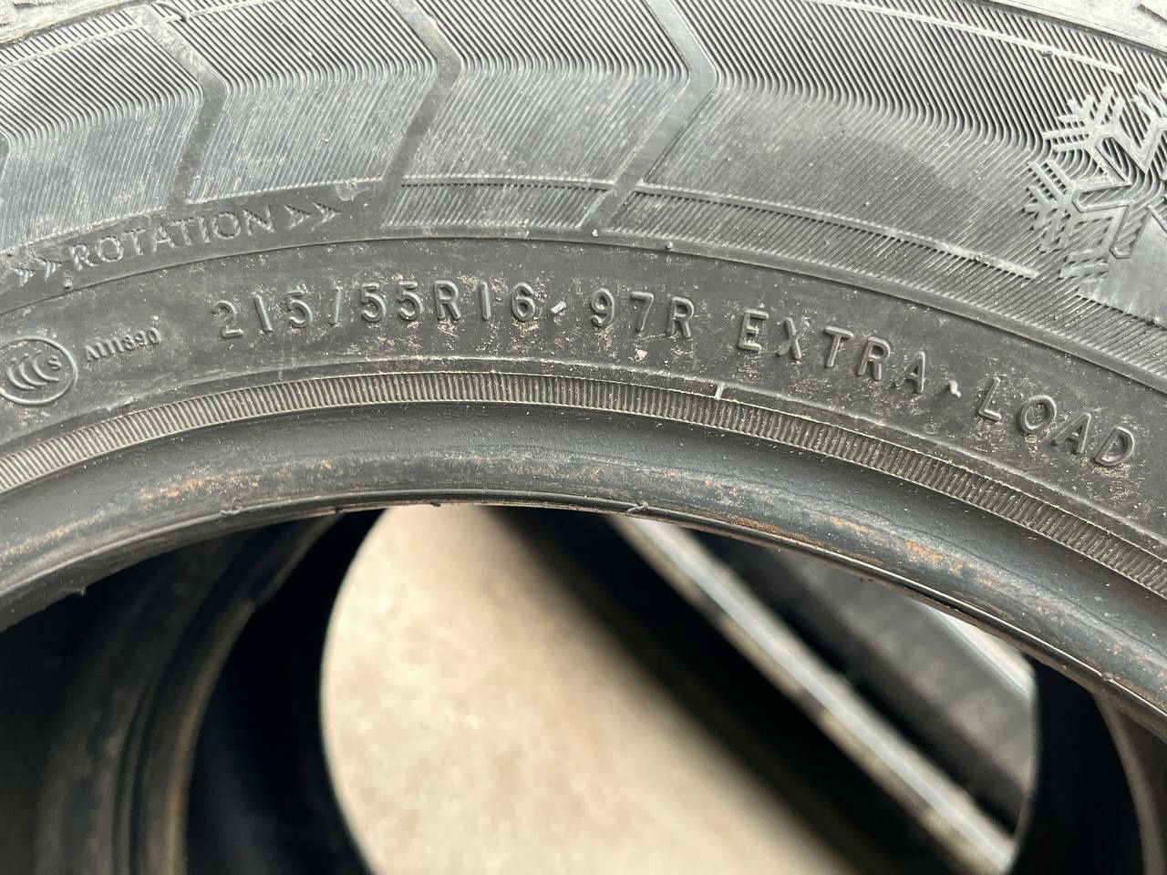 Продам 2 балкона на докатку запаску 215/55 r16