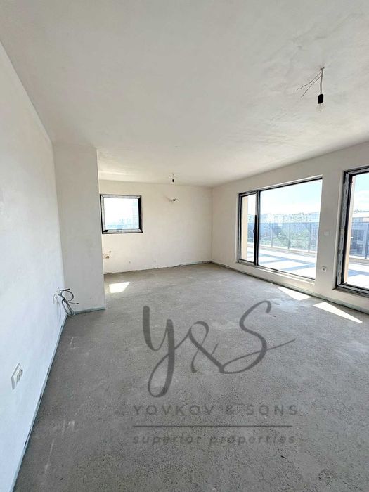 Продава се Тристаен апартамент в Пловдив, Христо Смирненски - 166 кв.м за 1000 €/кв.м - Снимка #1