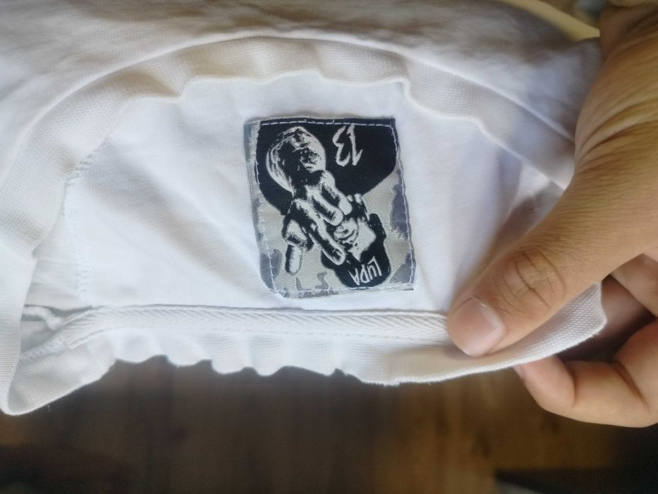 Тениска Luda M/L размер носена е няколко пъти