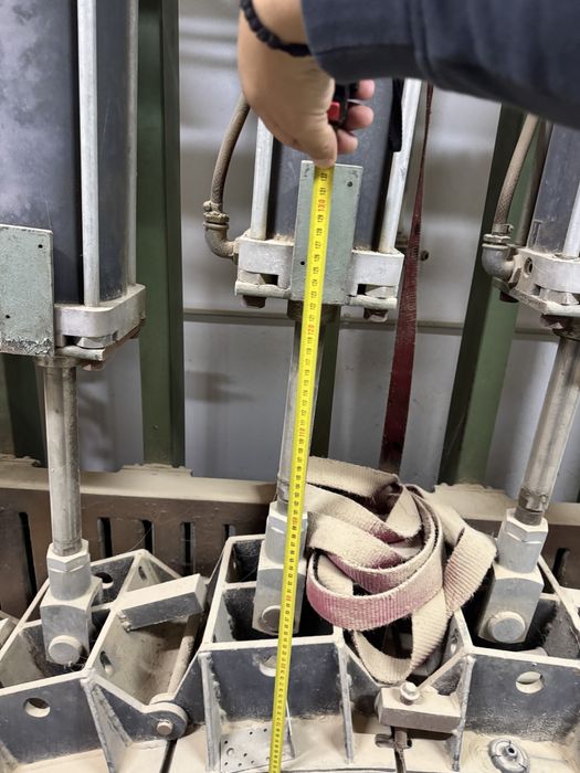 Presa lemn stratificat sau grinzi curbe lemn lamelar trepte