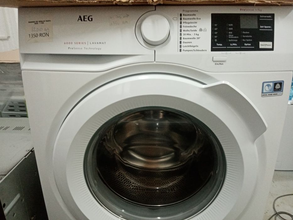 Mașina de spălat rufe Aeg