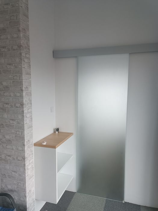 Sistem de culisare uși profil  aluminiu