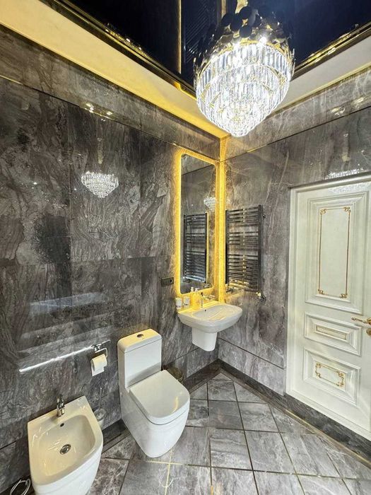 ПРОДАЕТСЯ 5/7-8/8 200м2 на: Метро "Мирзо Улугбек: парк Гафура Гуляма