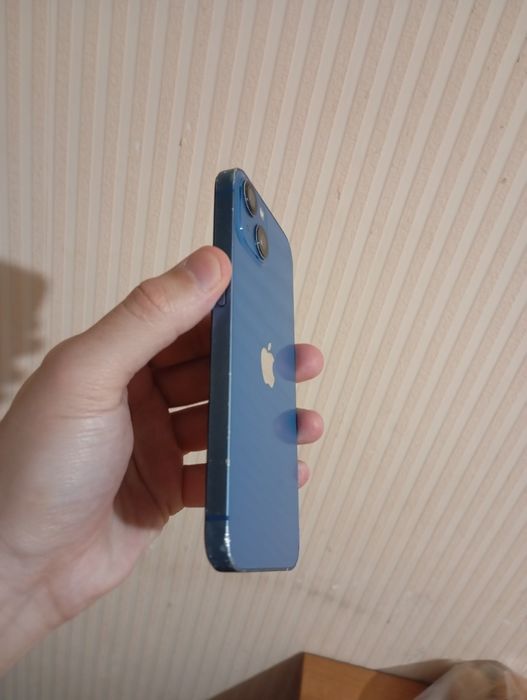 Айфон 13 в хорошем состоянии