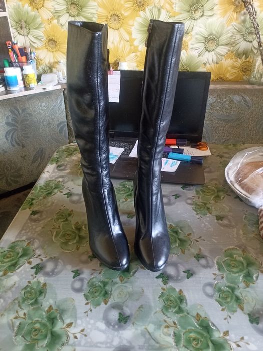 Сапоги женские 36 размер,на узкую щиколотку