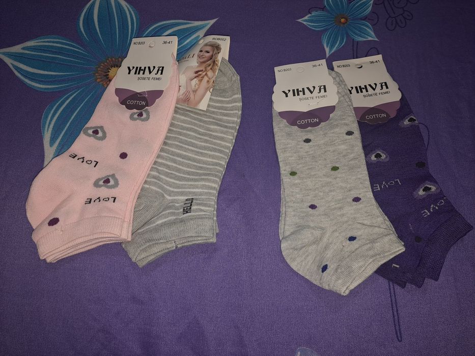 Ciorapi de dama scurti