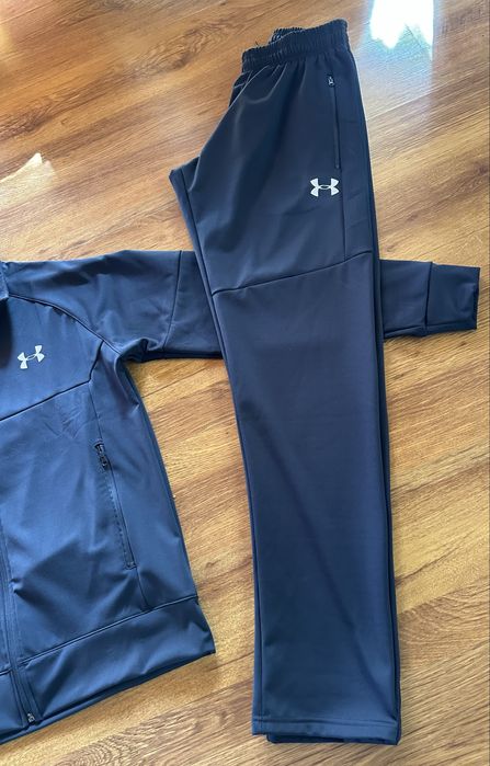 Мъжки,полиамиден,тъмно син екип Under Armour,с лека топла подплата