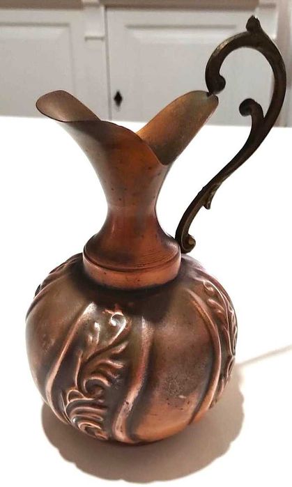 9 vase din cupru vechi lucrate manual