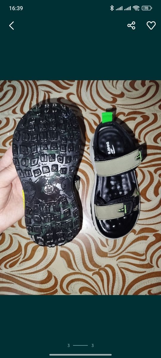 Продам детские босоножки