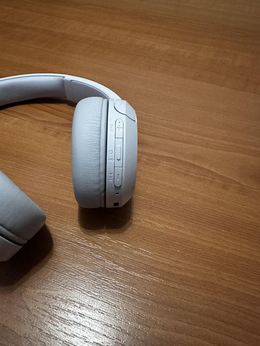 Продавам слушалки